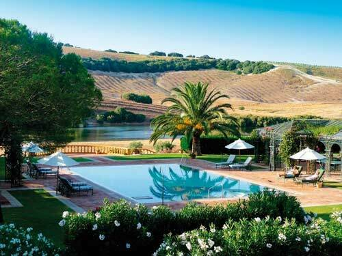 25-bedroom Property In Sevilla, Spain (4.500 M²)