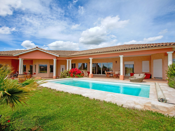 Detached House In Ferran