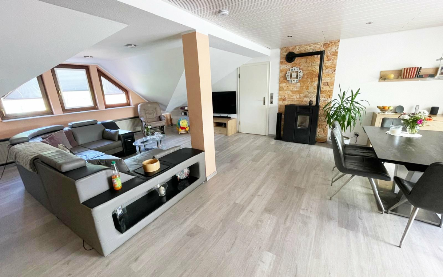 5-bedroom Country House In Hosenfeld, Germany (330 M²)