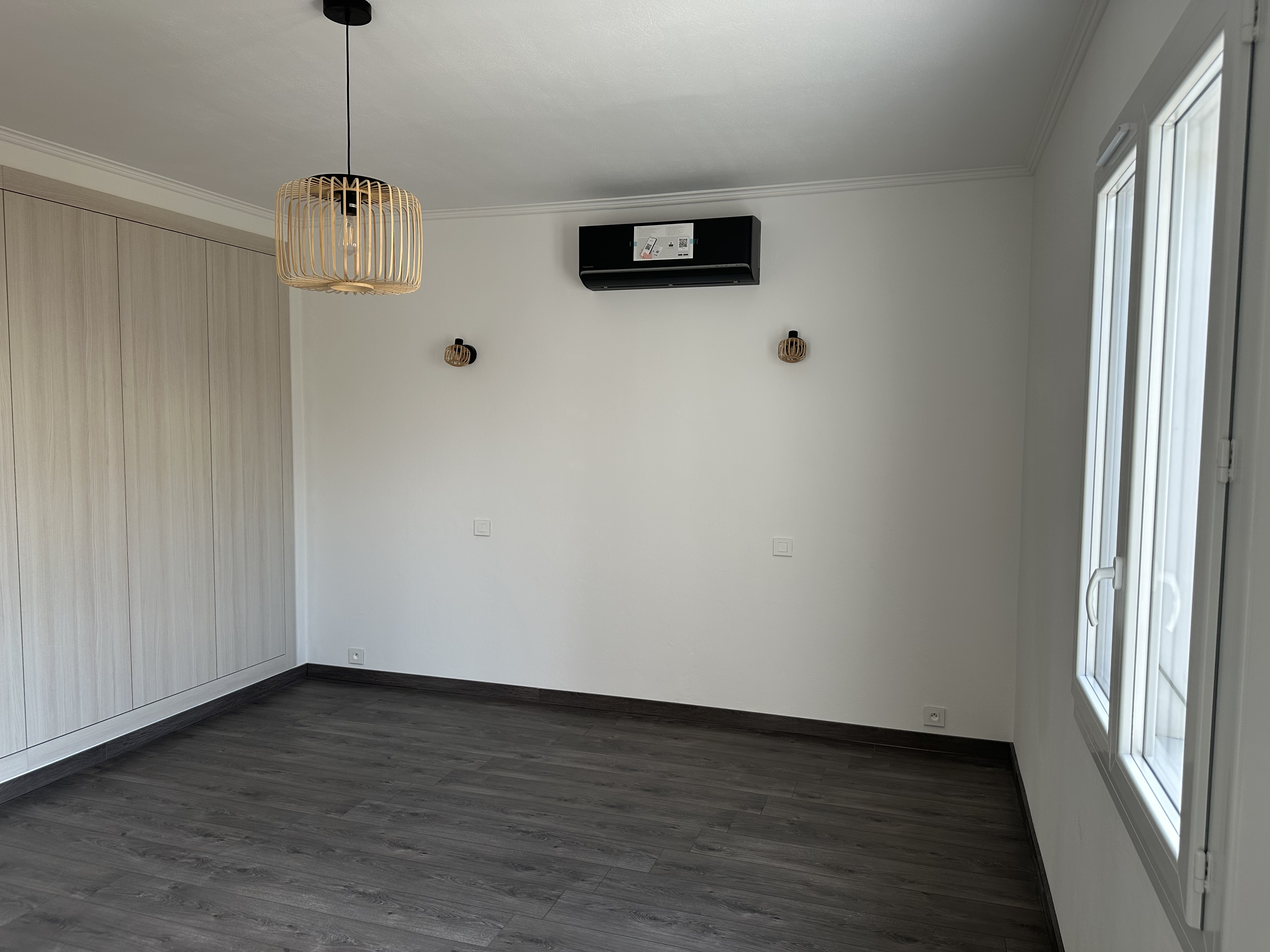 Renovated Villa In The Heart Of Provence, On The Doorstep Of Avignon. 175 Sq M Plus Self-contained One-bedroom Annexe