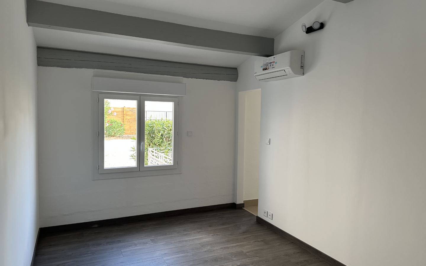 Renovated Villa In The Heart Of Provence, On The Doorstep Of Avignon. 175 Sq M Plus Self-contained One-bedroom Annexe