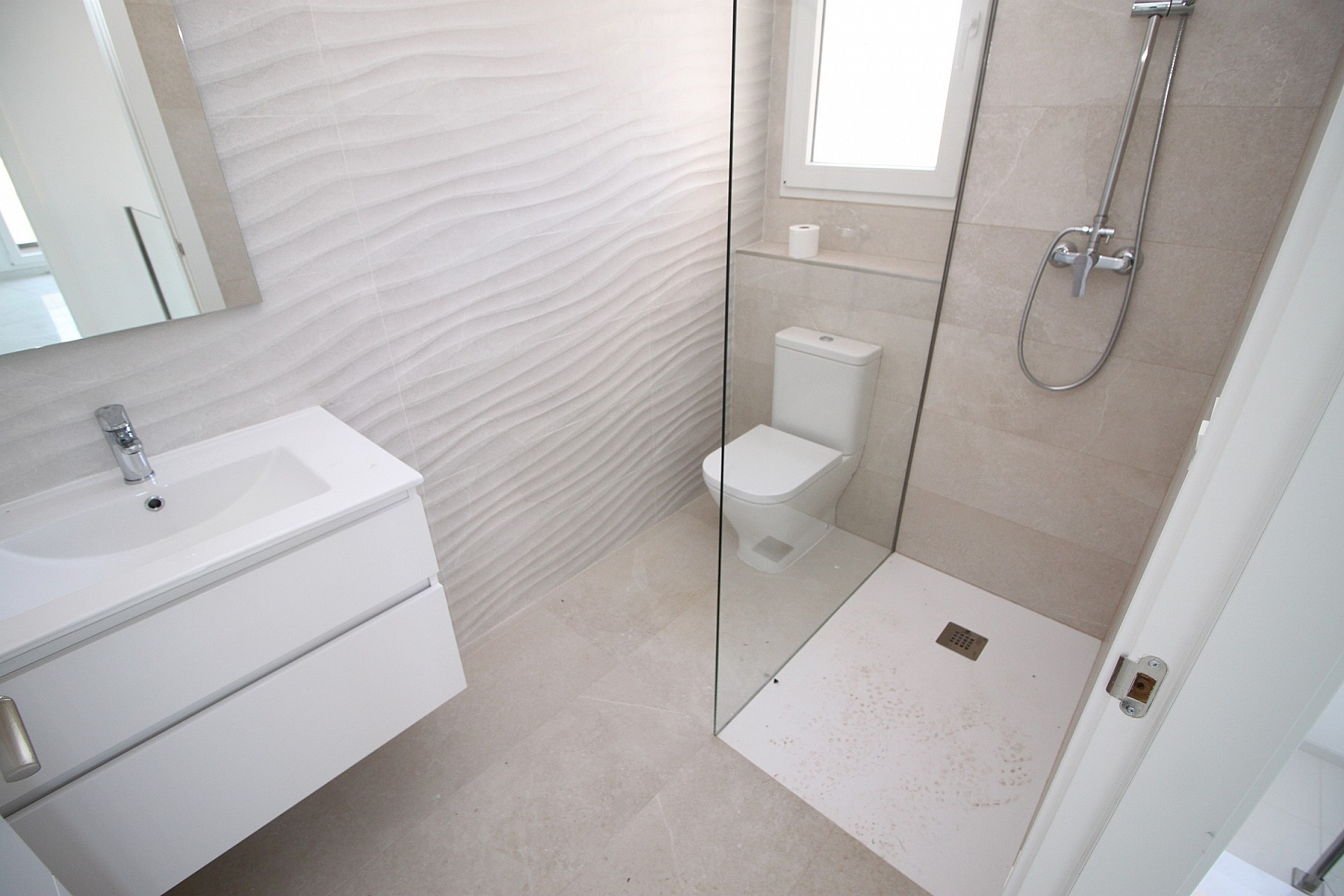 6-bedroom Detached Villa In Pinoso, Spain (245 M²)