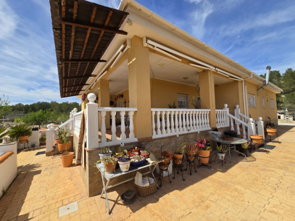 4-bedroom Detached Villa In Sax, Spain (260 M²)