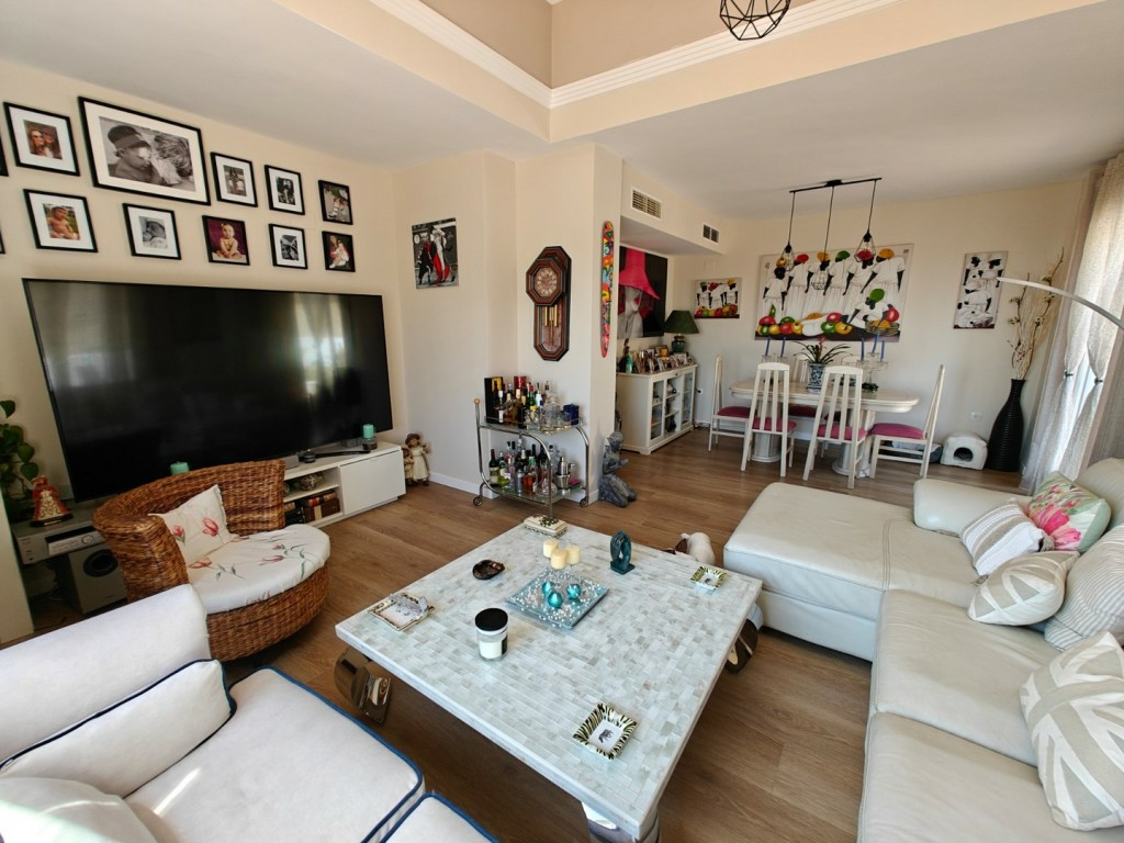 2-bedroom Atico In Calahonda, Spain (185 M²)