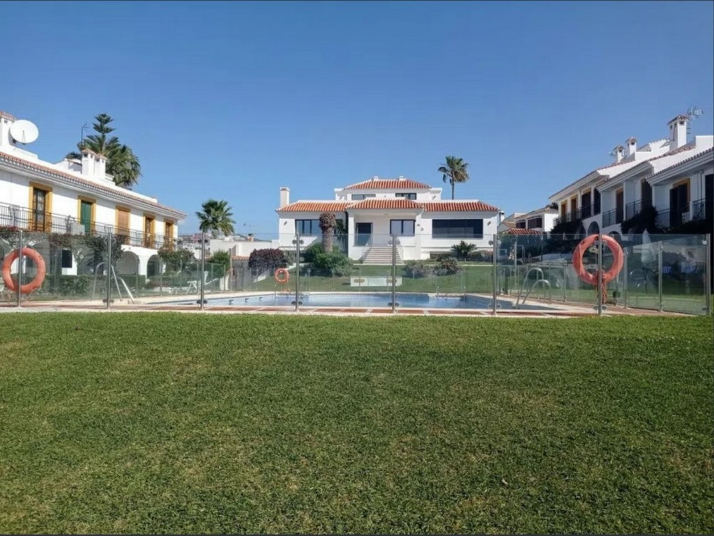 4-bedroom Townhouse In Calahonda, Spain (125 M²)