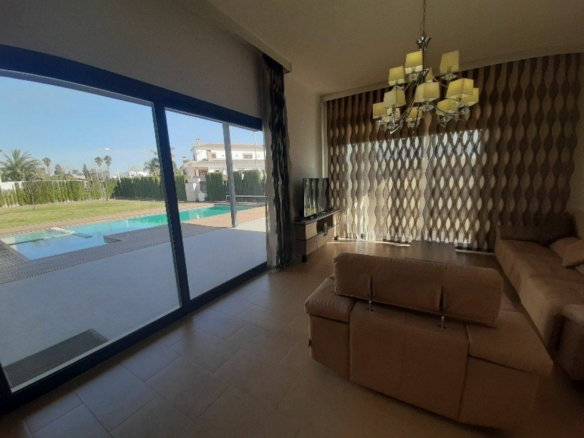 Villa In Santiago De La Ribera