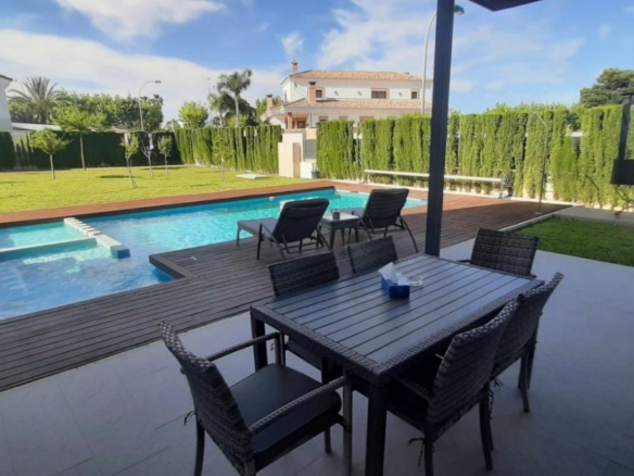 Villa In Santiago De La Ribera