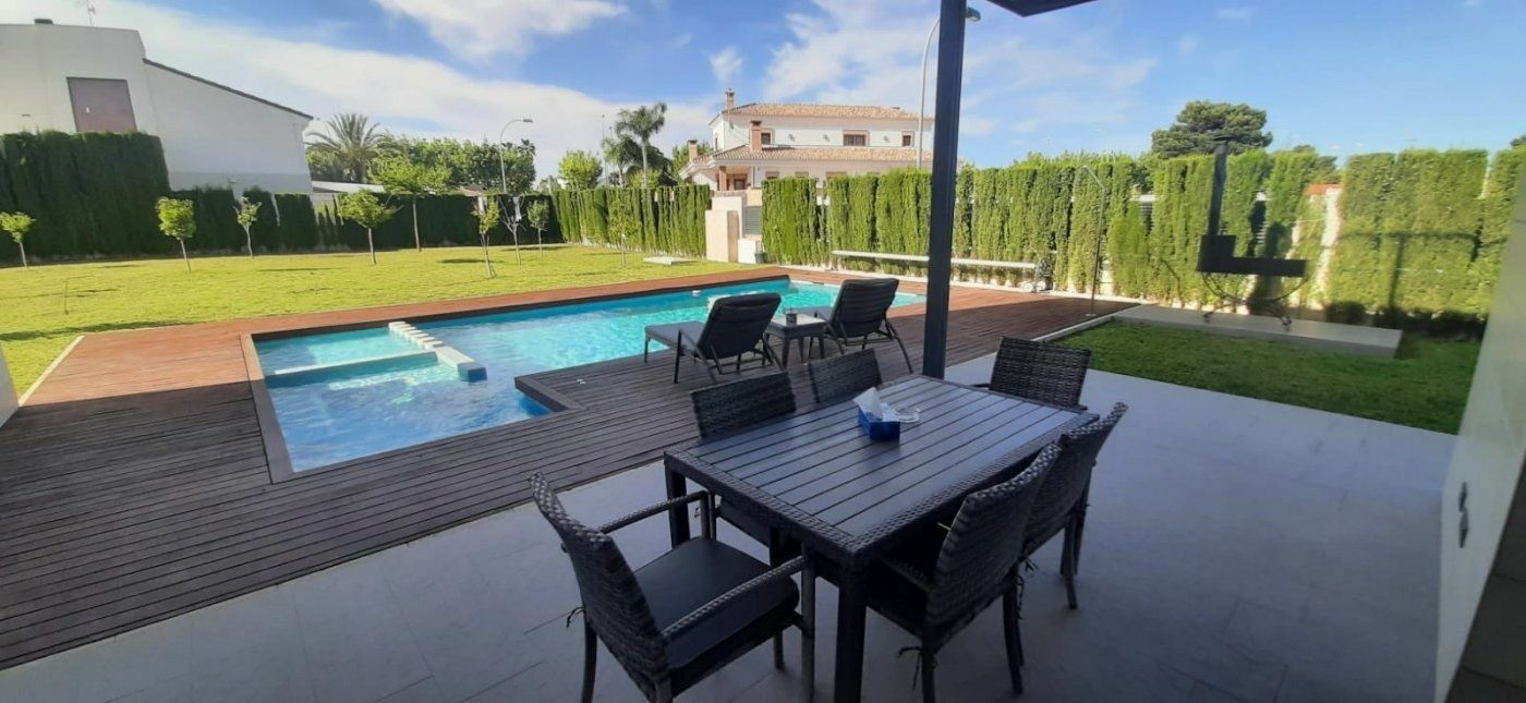 Villa In Santiago De La Ribera