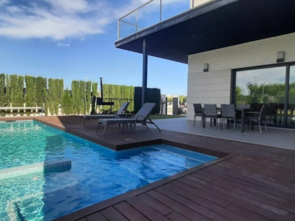Villa In Santiago De La Ribera