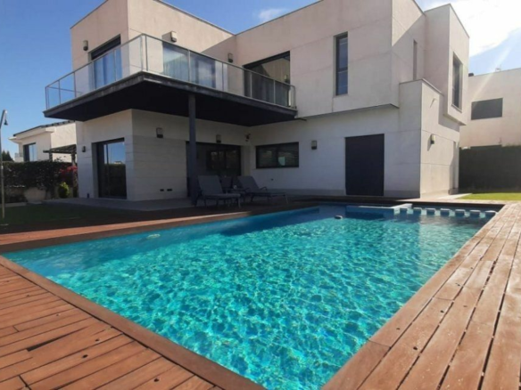 Villa In Santiago De La Ribera