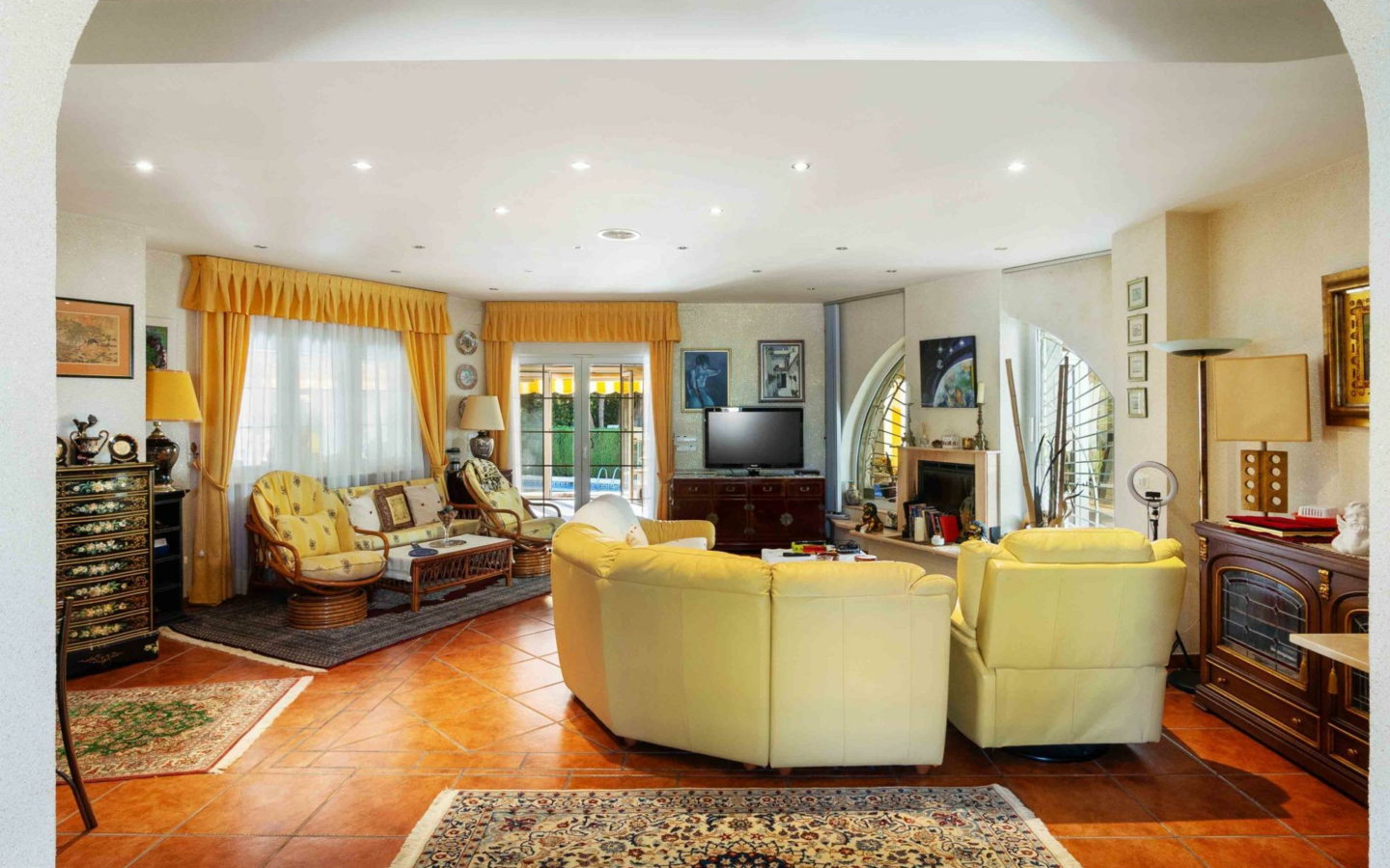 3-bedroom Villa In Cabo Roig, Spain (340 M²)