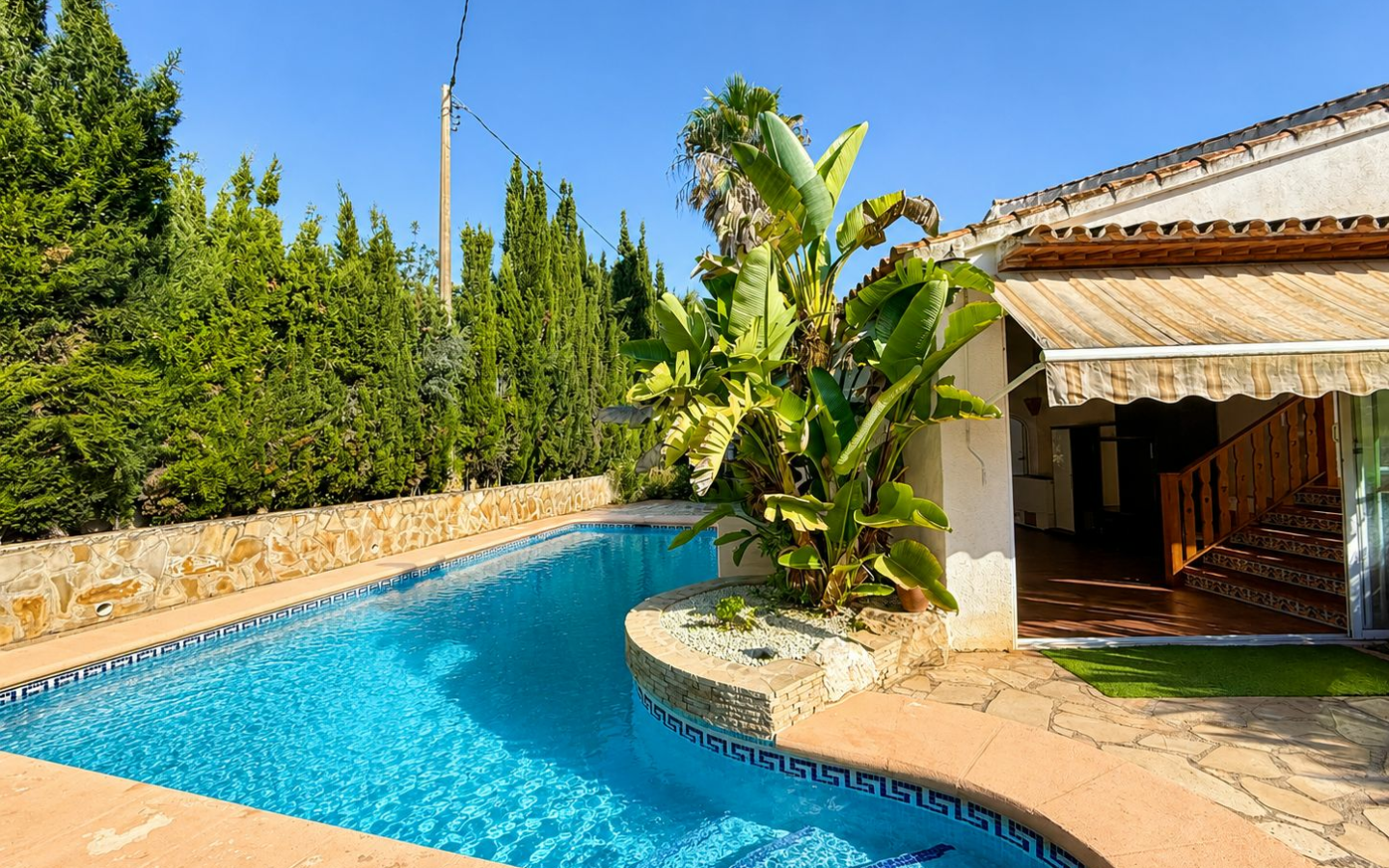 4-bedroom Villa In Spain (260 M²)