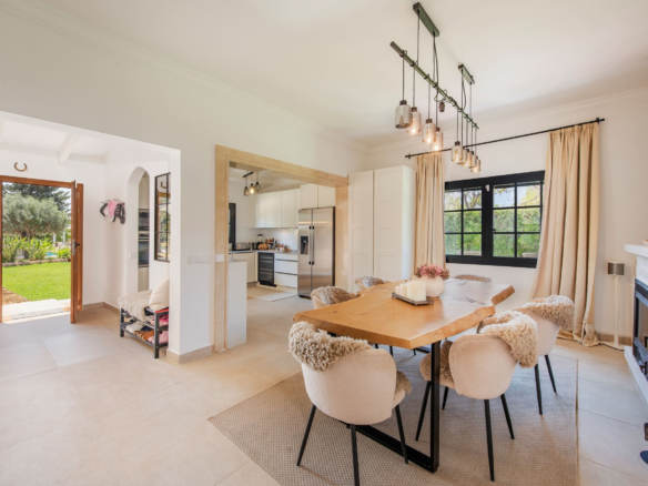 8-bedroom Finca In Binissalem, Spain (472 M²)