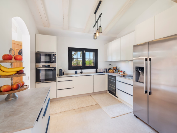8-bedroom Finca In Binissalem, Spain (472 M²)