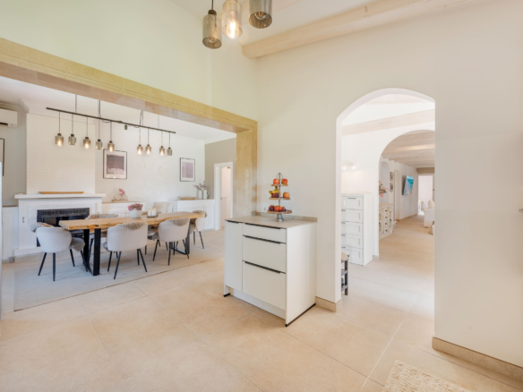 8-bedroom Finca In Binissalem, Spain (472 M²)