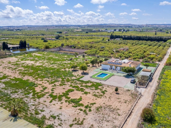 6-bedroom Villa In Los Montesinos, Spain (340 M²)