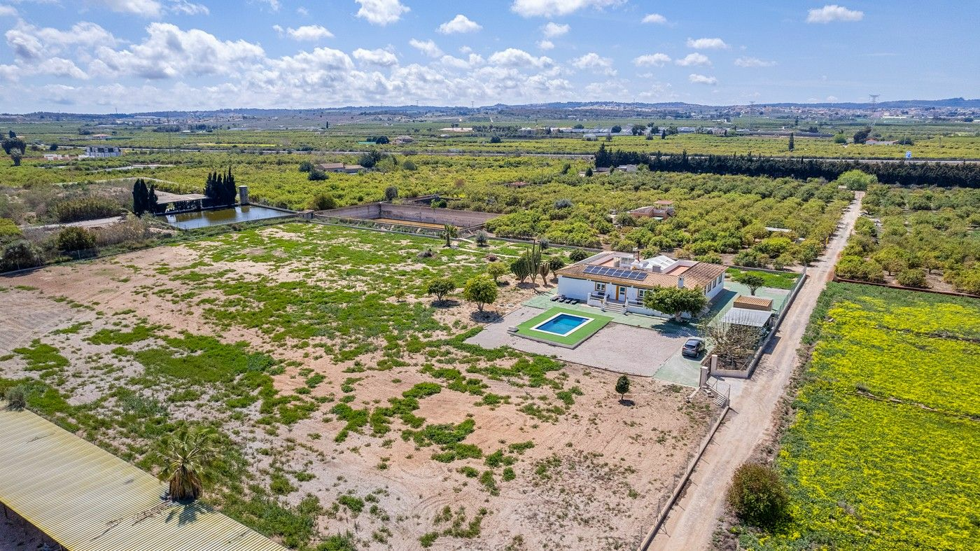 6-bedroom Villa In Los Montesinos, Spain (340 M²)