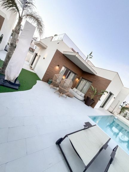 4-bedroom Villa In San Miguel De Salinas, Spain (263 M²)