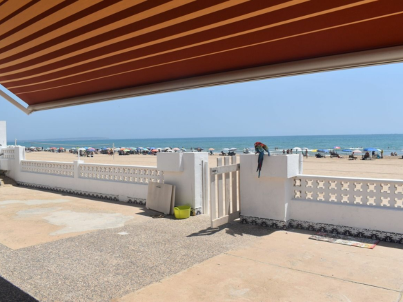 6-bedroom Villa In Guardamar Del Segura, Spain (199 M²)