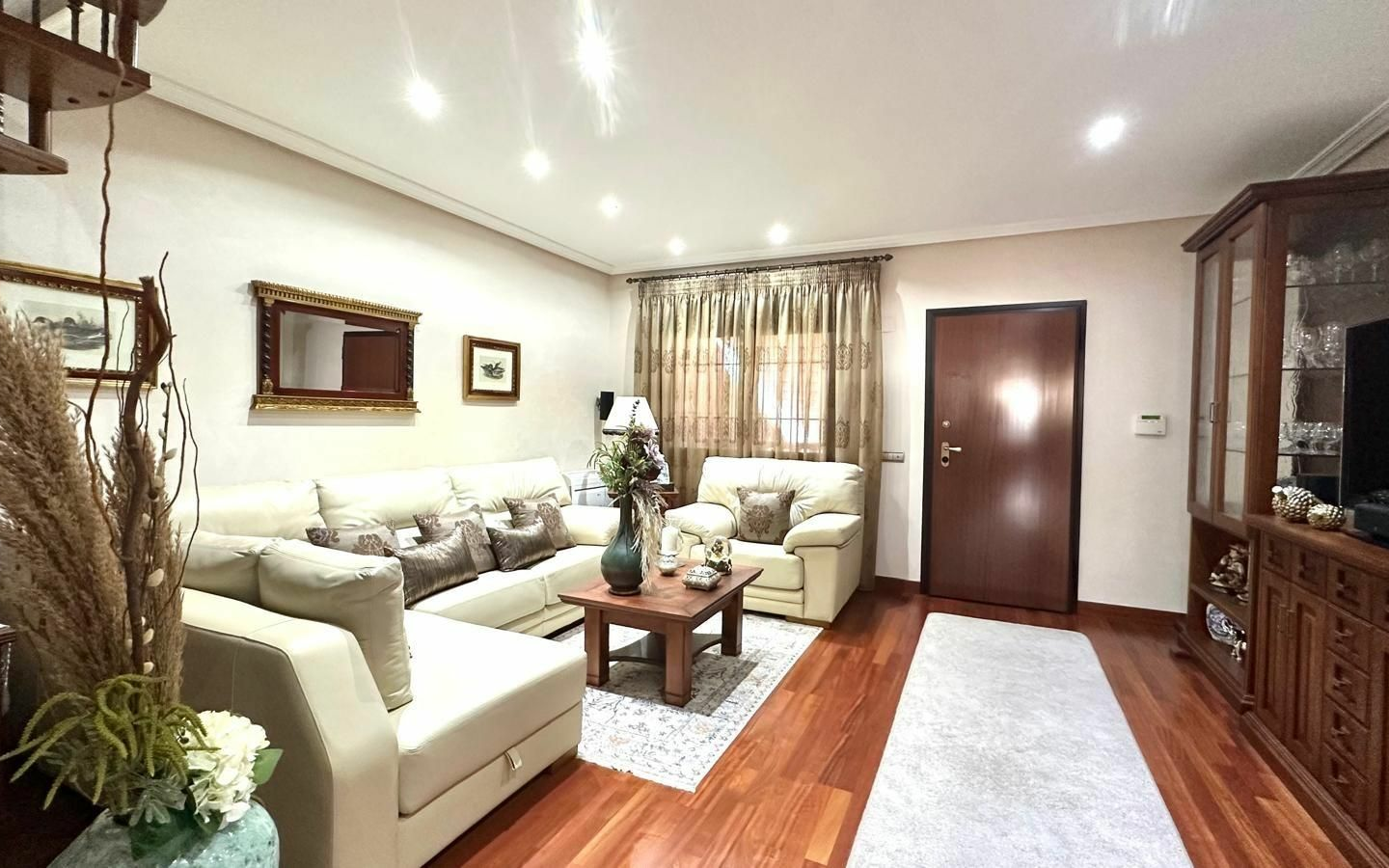 4-bedroom House In Torrevieja, Spain (260 M²)