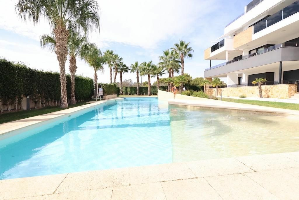 2-bedroom Apartment In Orihuela Costa, Spain (113 M²)