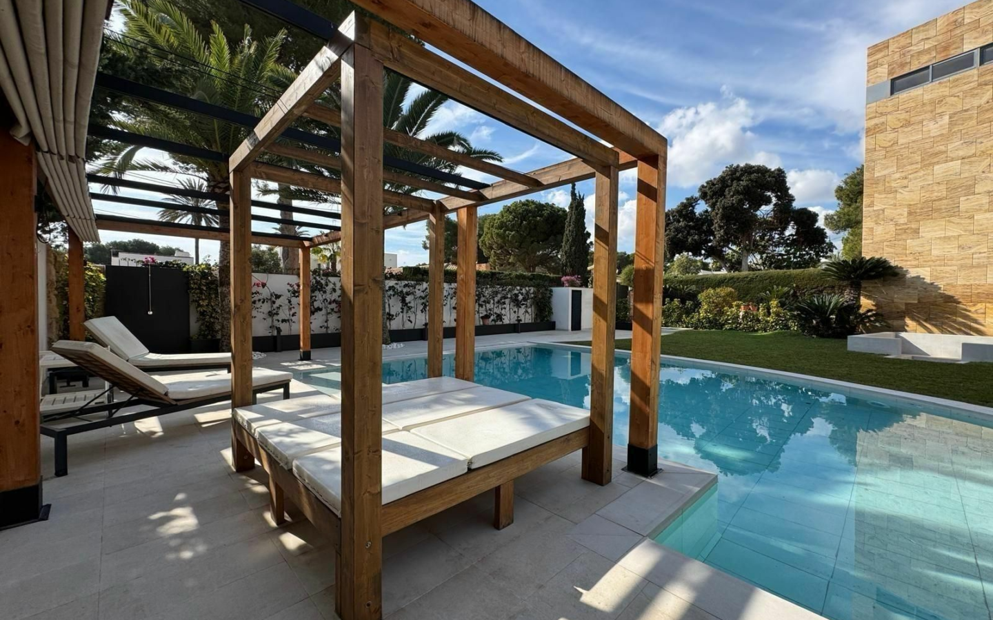 7-bedroom Villa In Orihuela Costa, Spain (1.059 M²)