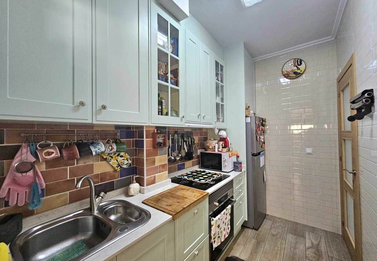 3-bedroom Villa In Torrevieja, Spain (74 M²)