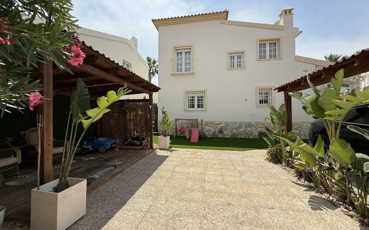 4-bedroom Villa In Orihuela Costa, Spain (137 M²)