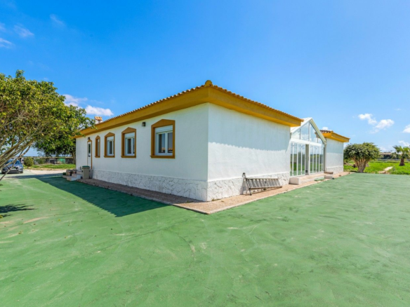 6-bedroom Villa In Los Montesinos, Spain (340 M²)