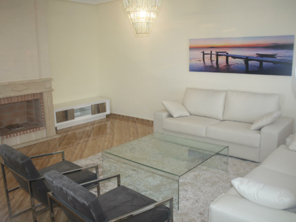 3-bedroom Villa In Torrevieja, Spain (319 M²)