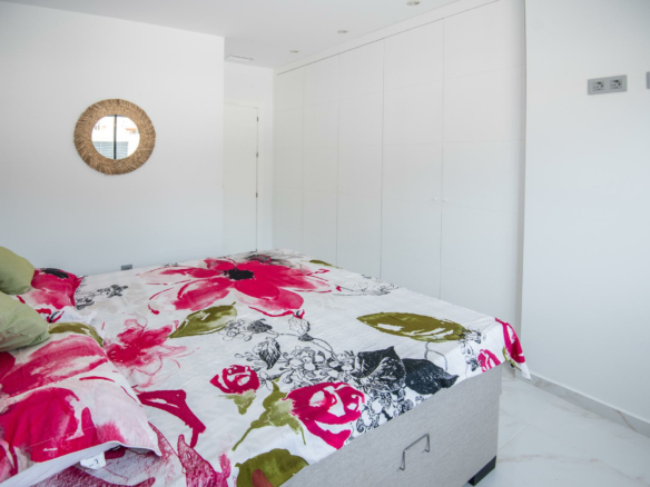 2-bedroom Villa In Pilar De La Horadada, Spain (108 M²)