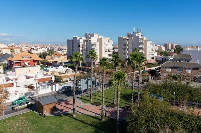 3-bedroom Apartment In Torrevieja, Spain (205 M²)