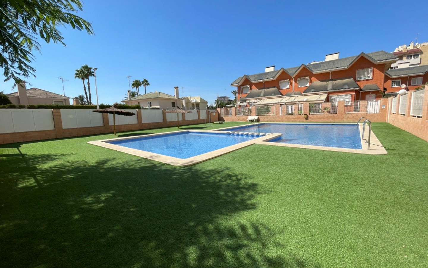 4-bedroom House In Elche, Spain (150 M²)