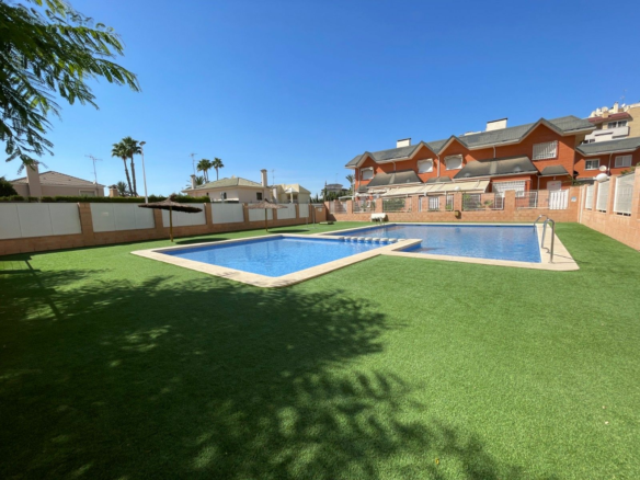 4-bedroom House In Elche, Spain (150 M²)