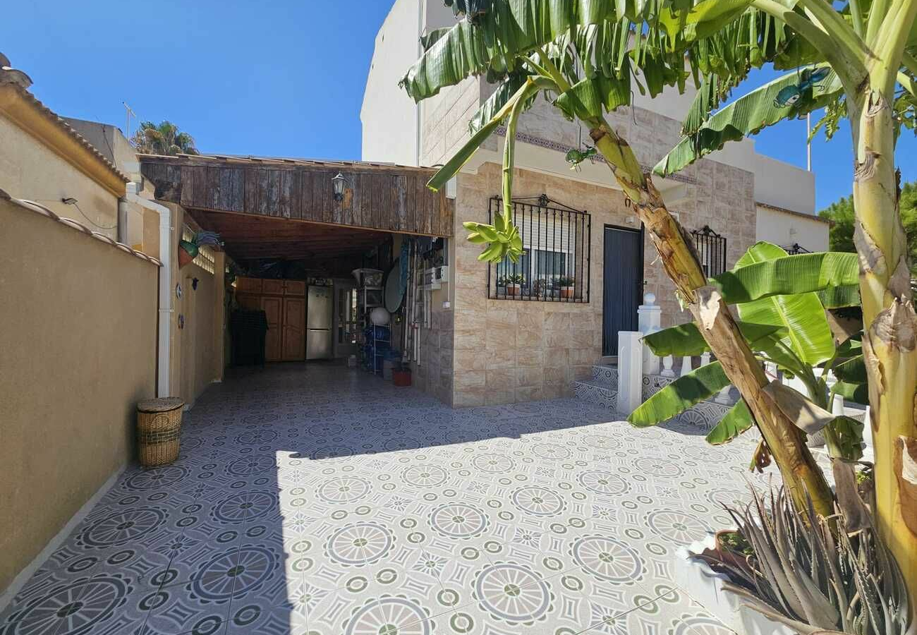 3-bedroom Villa In Torrevieja, Spain (74 M²)