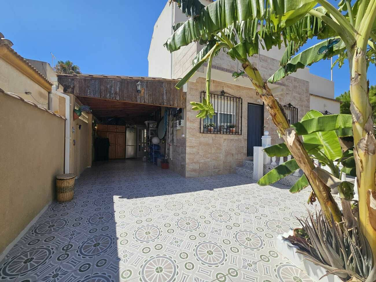 3-bedroom Villa In Torrevieja, Spain (74 M²)
