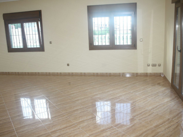 3-bedroom Villa In Torrevieja, Spain (319 M²)