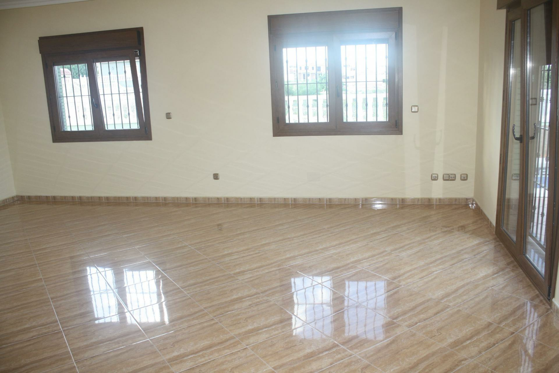 2-2-733787 3-bedroom Villa In Torrevieja, Spain (319 M²)