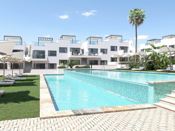 2-bedroom Bungalow In Torrevieja, Spain (130 M²)