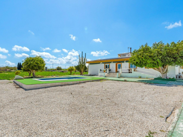 6-bedroom Villa In Los Montesinos, Spain (340 M²)