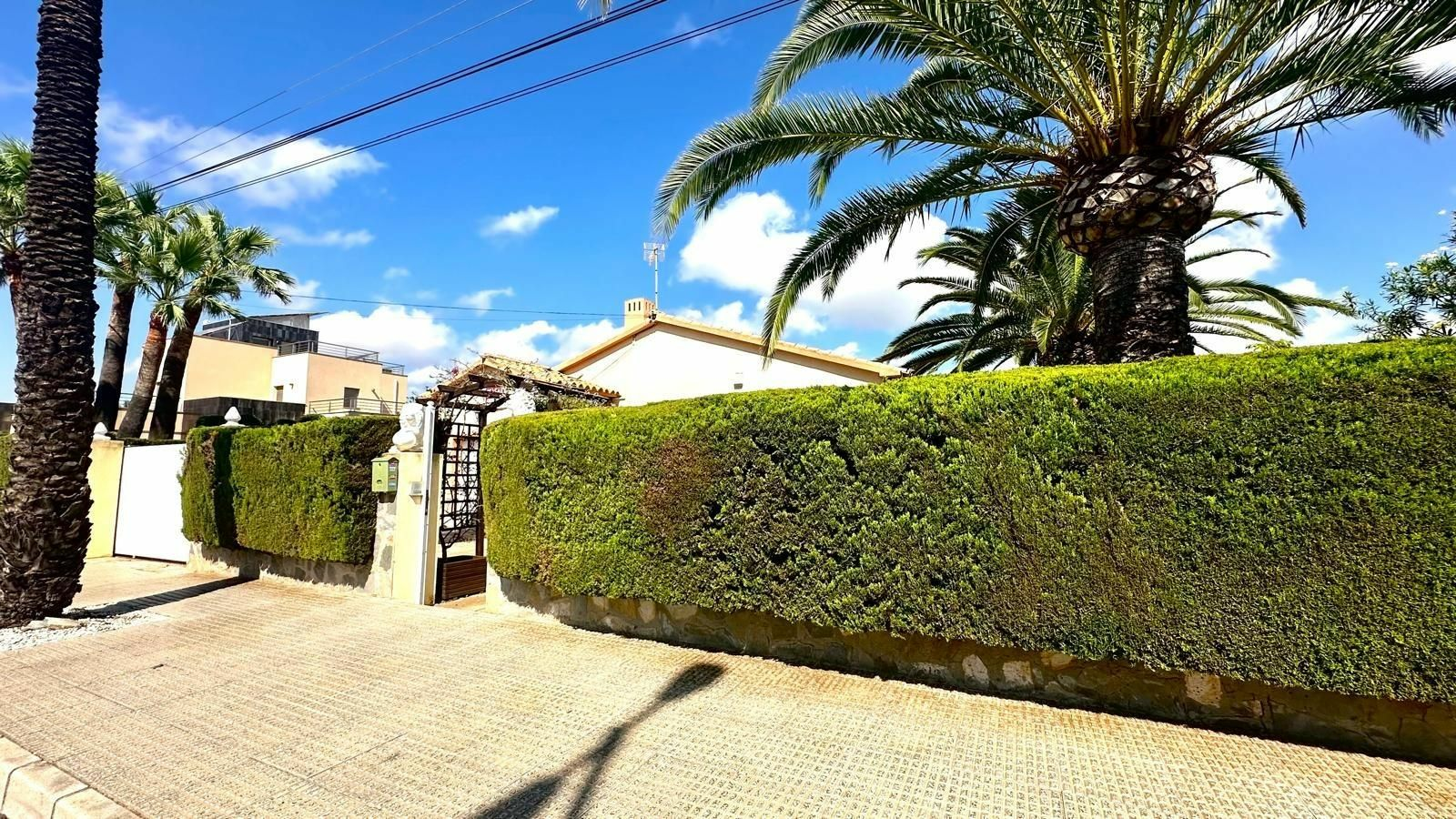 3-bedroom Villa In Cabo Roig, Spain (141 M²)