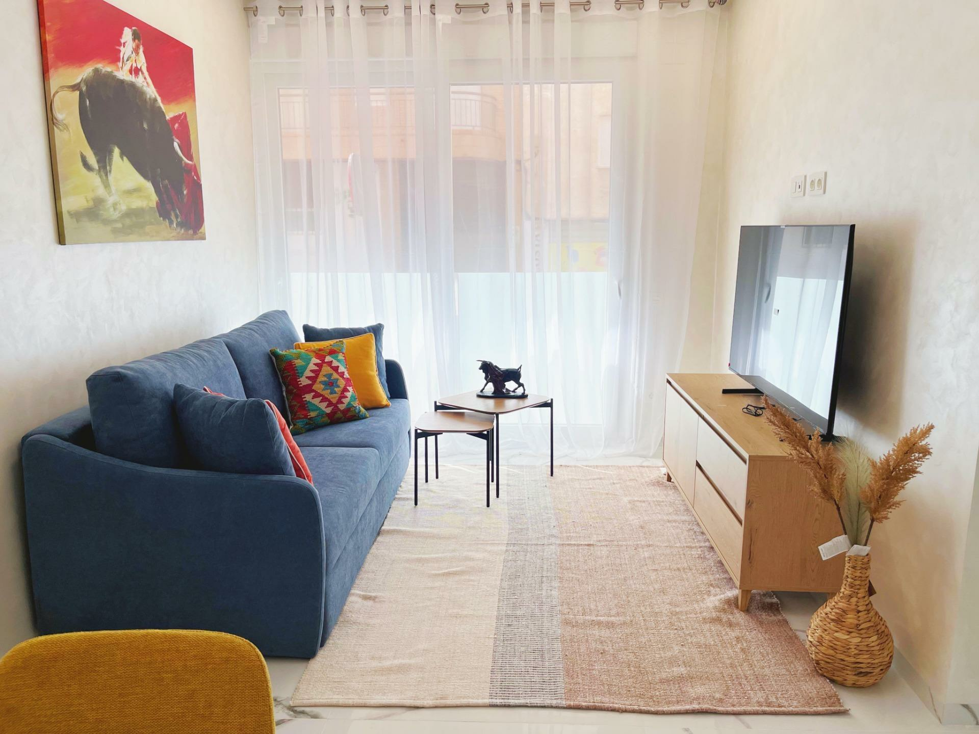2-3-0670e3 2-bedroom Apartment In Torrevieja, Spain (90 M²)