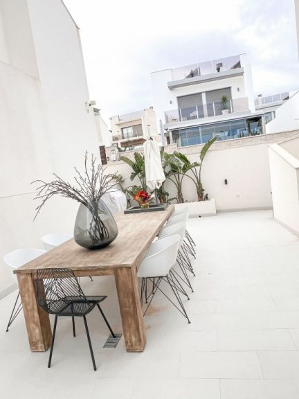 4-bedroom Villa In San Miguel De Salinas, Spain (263 M²)