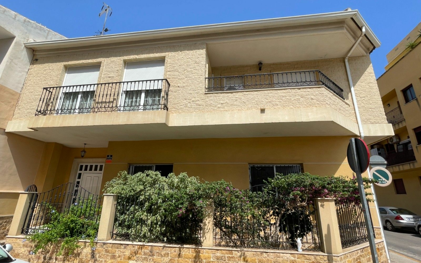 5-bedroom House In Formentera Del Segura, Spain (400 M²)