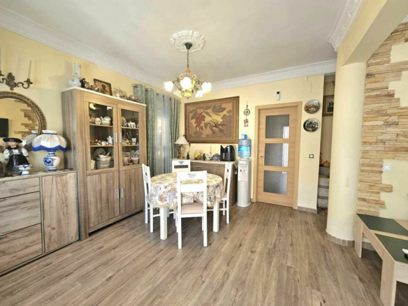 3-bedroom Villa In Torrevieja, Spain (74 M²)