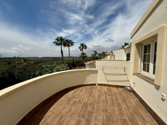 4-bedroom Villa In Orihuela Costa, Spain (137 M²)
