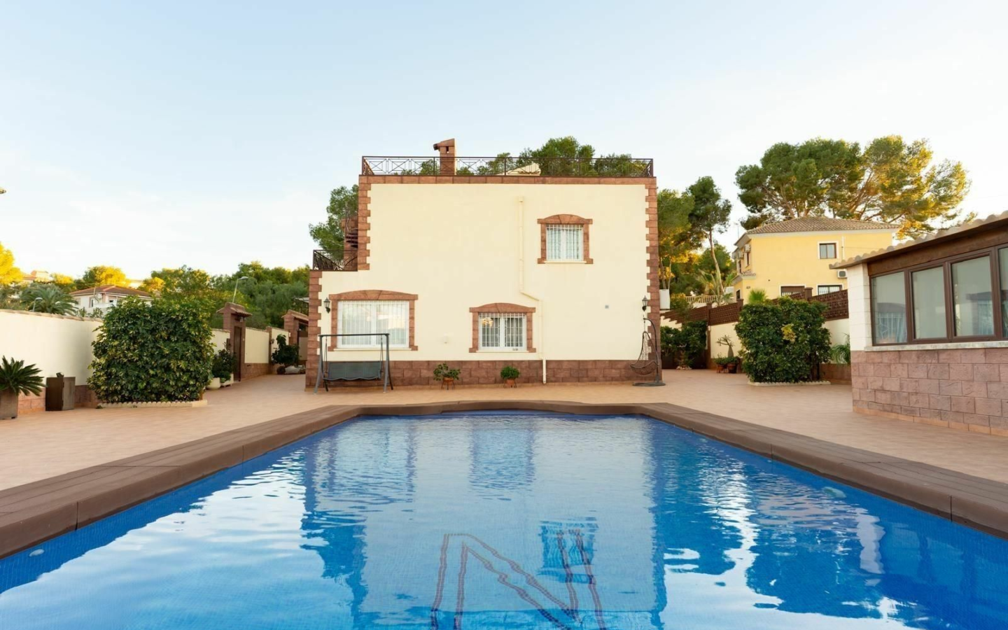 7-bedroom Villa In Torrevieja, Spain (312 M²)
