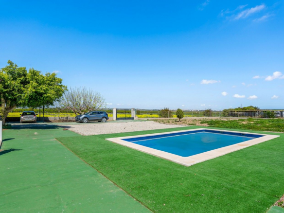 6-bedroom Villa In Los Montesinos, Spain (340 M²)