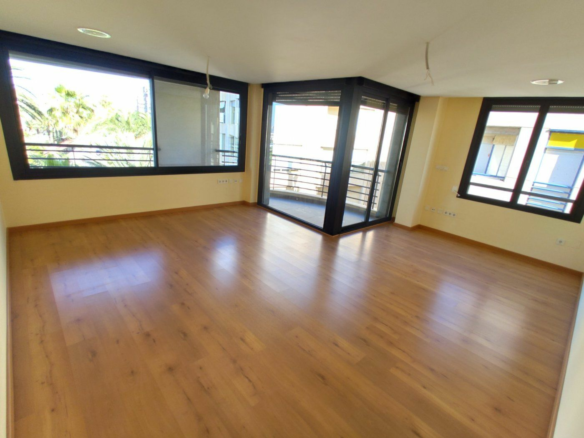 3-bedroom Apartment In Torrevieja, Spain (140 M²)