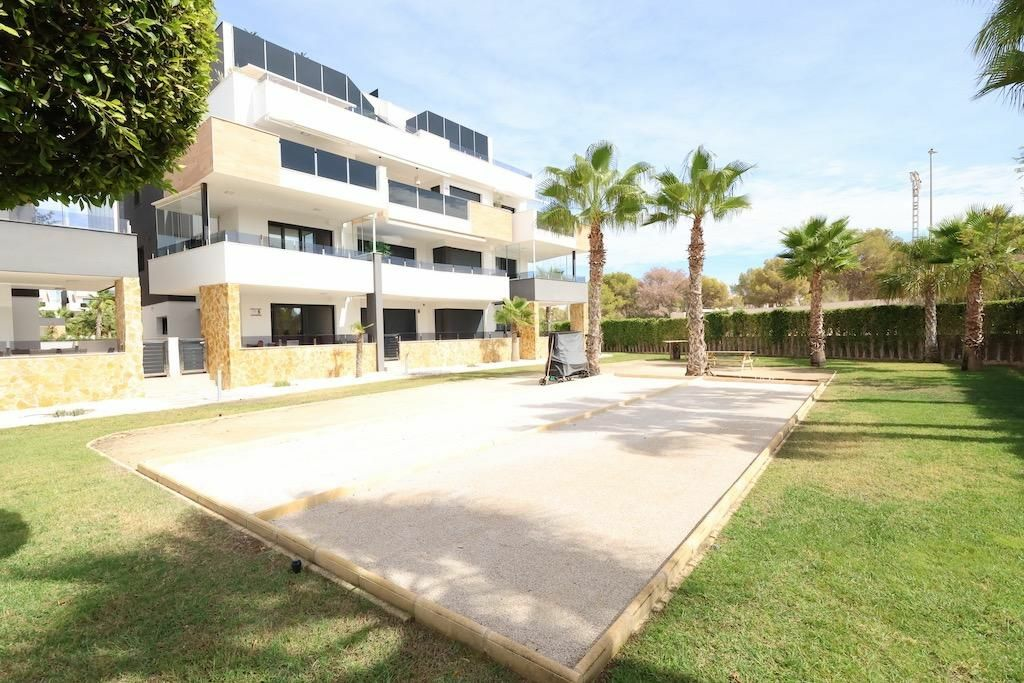 2-bedroom Apartment In Orihuela Costa, Spain (113 M²)
